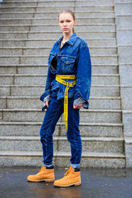 AUTUMN WINTER 2017-2018, AW 17-18, beige boots, blue denim, caterpillar, denim jacket, denim pants, FALL WINTER 2017-2018, fashion week, frenchystyle, full length, FW, FW 17-18, jeans, jonathan paciullo, leather shoes, off white, PARIS, PFW, street style, tone on tone, total look denim, trousers, vertical, yellow belt