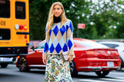animal print, blue sweater, checked, floral, flowers, graphic bag, graphic skirt, leather bag, plaid, printed bag, printed skirt, snake print, white skirt, fashion week, frenchystyle, FW, jonathan paciullo, street style, NYFW, NEW YORK, SPRING SUMMER 2019, SS 19, atmosphere details, horizontal, detail