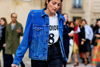 atmosphere details, AUTUMN WINTER 2017-2018, AW 17-18, balenciaga, black denim, blue denim, christian dior, denim jacket, denim pants, detail, FALL WINTER 2017-2018, fashion week, frenchystyle, FW, FW 17-18, horizontal, jeans, jonathan paciullo, PARIS, PFW, printed t shirt, street style, trousers, white t shirt
