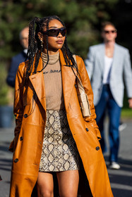 animal print, beige bag, beige skirt, beige turtleneck, camel coat, coat, leather coat, oversize sunglasses, Petra Henriette, printed skirt, python skirt, skirt, sunglasses, turtleneck, street style, jonathan paciullo, FW, frenchystyle, fashion week, PFW, PARIS, SPRING SUMMER 2022, SS 22, vertical, atmosphere details