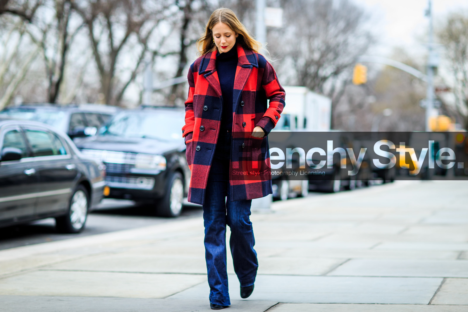 atmosphere details, AUTUMN WINTER 2016-2017, AW 16-17, blue coat, blue denim, checked coat, denim pants, fashion week, frenchystyle, full length, FW, FW 16-17, graphic coat, horizontal, jeans, jennifer neyt, jonathan paciullo, NEW YORK, NYFW, overcoat, plaid, street style, tartan, trousers, woman