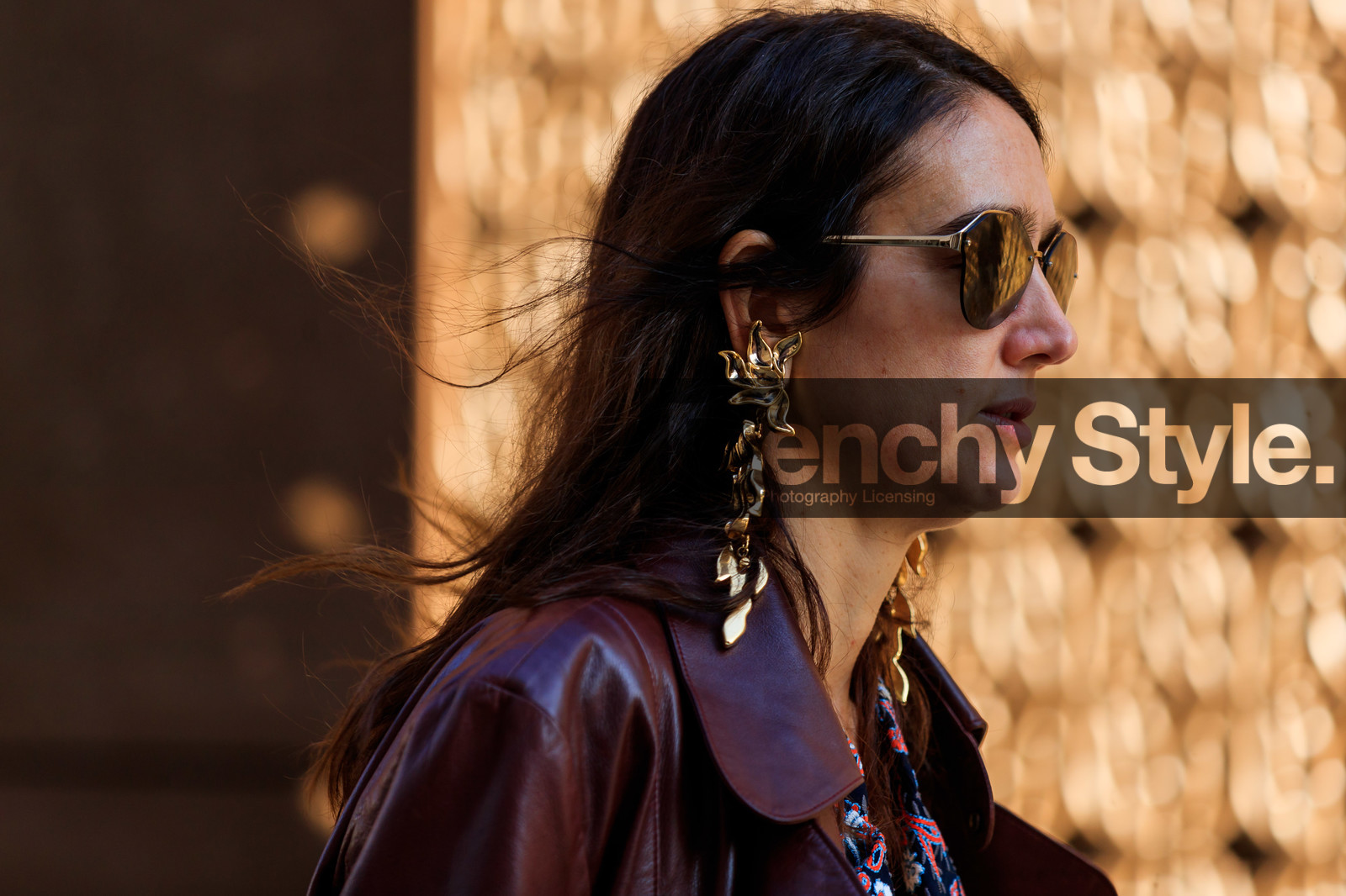 brown coat, earrings, leather coat, sunglasses, PARIS, PFW, street style, jonathan paciullo, FW, frenchystyle, fashion week, AUTUMN WINTER 2019-2020, AW 19-20, FALL WINTER 2019-2020, FW 19-20, horizontal, atmosphere details, detail
