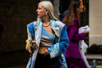 Jaime-Maree Shipton, print, blazer, top, blue sky, blue, earrings, necklace, fashion week, frenchystyle, FW, jonathan paciullo, street style, SPRING SUMMER 2022, SS 22, LFW, LONDON, horizontal, atmosphere details, detail