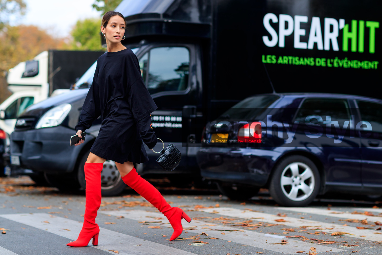 atmosphere details, black bag, black dress, chloé, fashion week, frenchystyle, full length, FW, high boots, high heels, horizontal, jonathan paciullo, leather bag, leather shoes, PARIS, PFW, red shoes, SPRING SUMMER 2018, SS 18, street style
