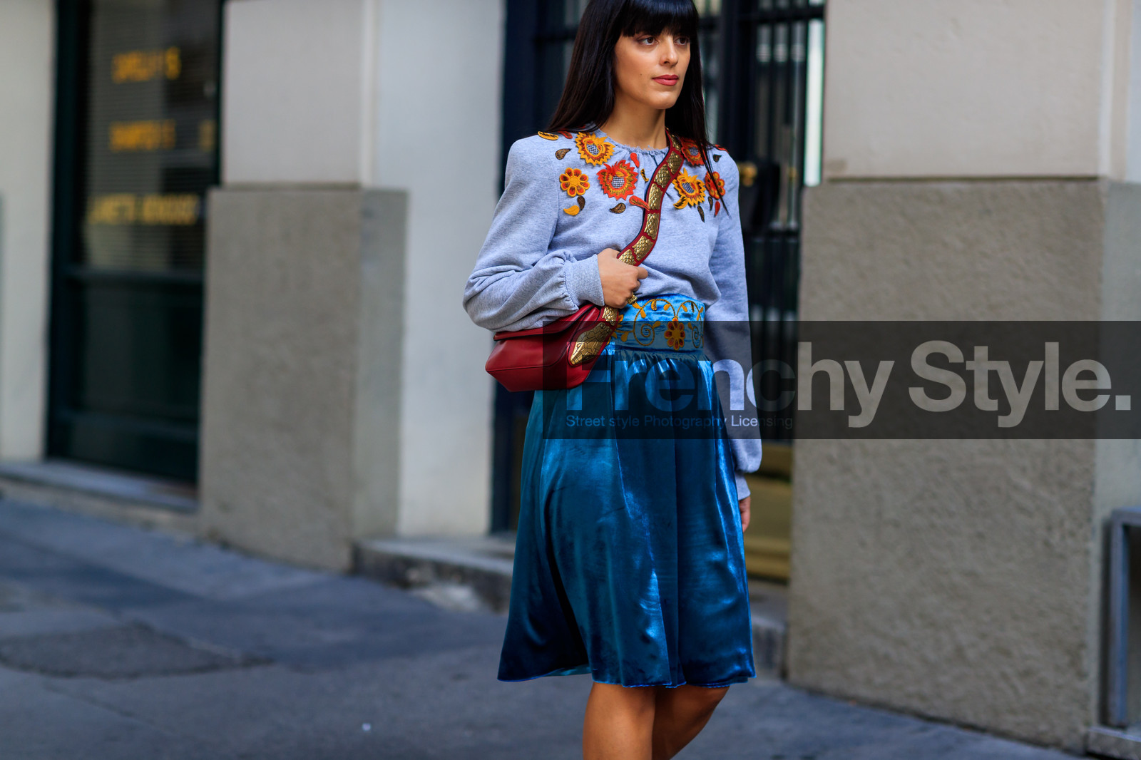atmosphere details, blue skirt, detail, embroideries, fashion week, frenchystyle, FW, grey sweater, horizontal, jonathan paciullo, leather bag, MFW, MILAN, red bag, SPRING SUMMER 2018, SS 18, street style