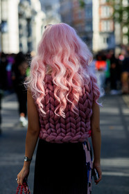 pink hair, dyed hair, sleeveless top, pink top, knitwear, big stitch top, back details, fashion week, frenchystyle, FW, jonathan paciullo, street style, vertical, detail, atmosphere details