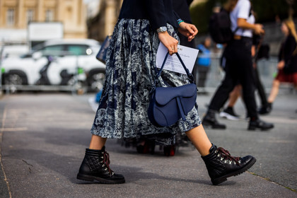bag, black boots, boots, dior bag, leather boots, navy bag, navy skirt, print, printed skirt, quilted boots, saddle bag, silver watch, skirt, watch, fashion week, frenchystyle, FW, jonathan paciullo, street style, PFW, PARIS, SPRING SUMMER 2022, SS 22, horizontal, atmosphere details