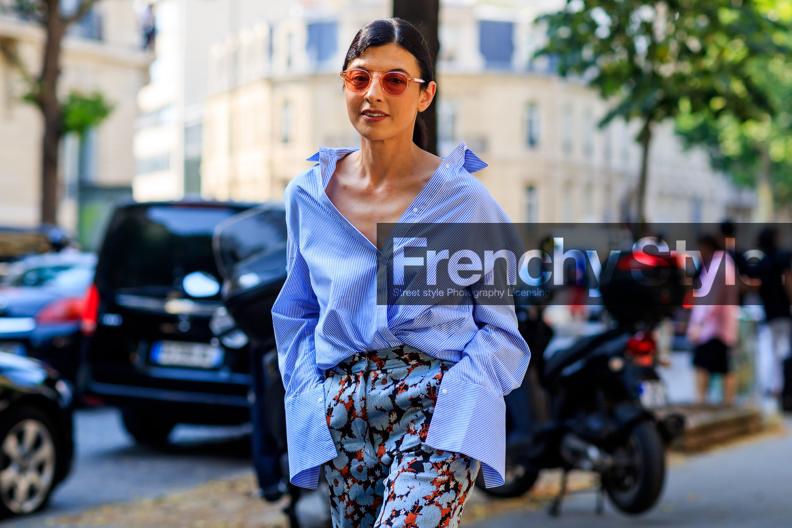 atmosphere details, blue pants, blue shirt, detail, dries van noten, fashion week, frenchystyle, FW, horizontal, jonathan paciullo, julie ragolia, MENSWEAR, oversize, PARIS, PFW, printed pants, SPRING SUMMER 2018, SS 18, street style, sunglasses, trousers