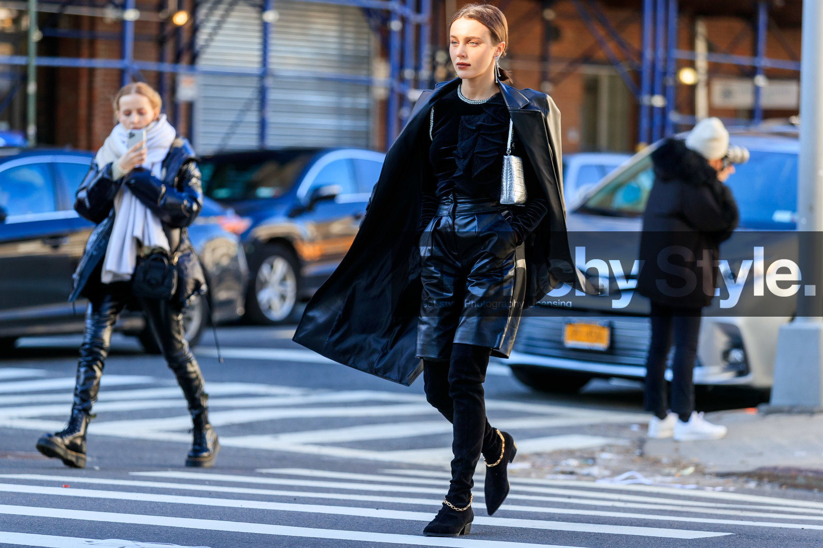 mary leest, black leather coat, black leather bermuda shorts, black suede boots, black top, black blouse, velvet blouse, velvet top, ruffle blouse, ruffle top, lace blouse, laced top, high boots, silvered bag, shoulder bag, animal skin bag, sharp end boots, ankle bracelet, strassed blouse, strassed top, strassed earrings, dangling earrings, black total look, fashion week, frenchystyle, FW, jonathan paciullo, street style, AUTUMN WINTER 2020-2021, FALL WINTER 2020-2021, FW 20-21, horizontal, atmosphere details, full length, NYFW, NEW YORK