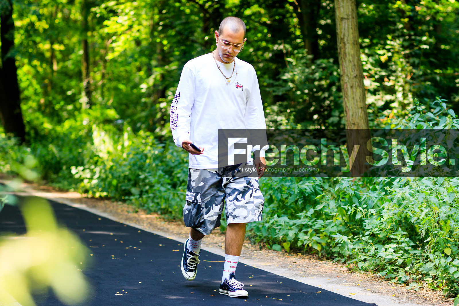 atmosphere details, black sneakers, camo pants, camouflage, converse, fashion week, frenchystyle, full length, FW, grey shorts, horizontal, jonathan paciullo, leather shoes, MENSWEAR, military pants, PARIS, PFW, printed shorts, SPRING SUMMER 2018, SS 18, street style, stussy, white socks, white sweater