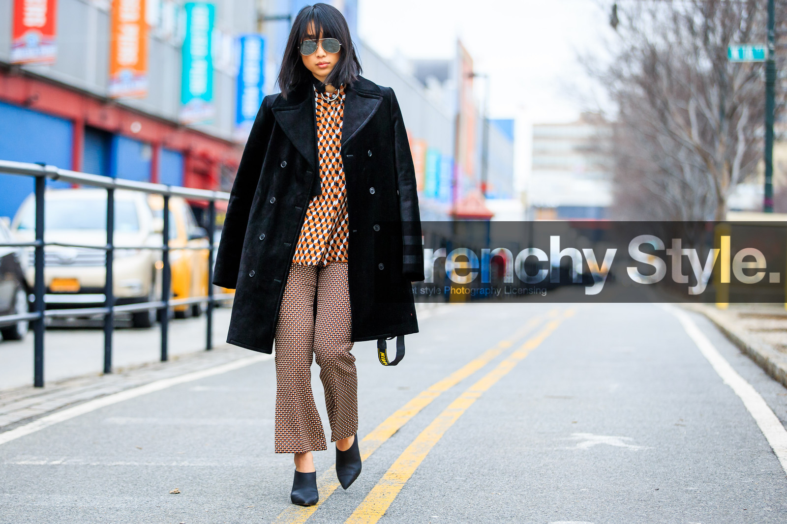 atmosphere details, AUTUMN WINTER 2016-2017, AW 16-17, beige, black, black jacket, black mules, brown, camel, chocker, fashion week, frenchystyle, full length, FW, FW 16-17, graphic pants, graphic shirt, high heels, horizontal, jonathan paciullo, margaret, NEW YORK, NYFW, orange, orange top, printed pants, street style, sunglasses, trousers, velvet, woman, zhang