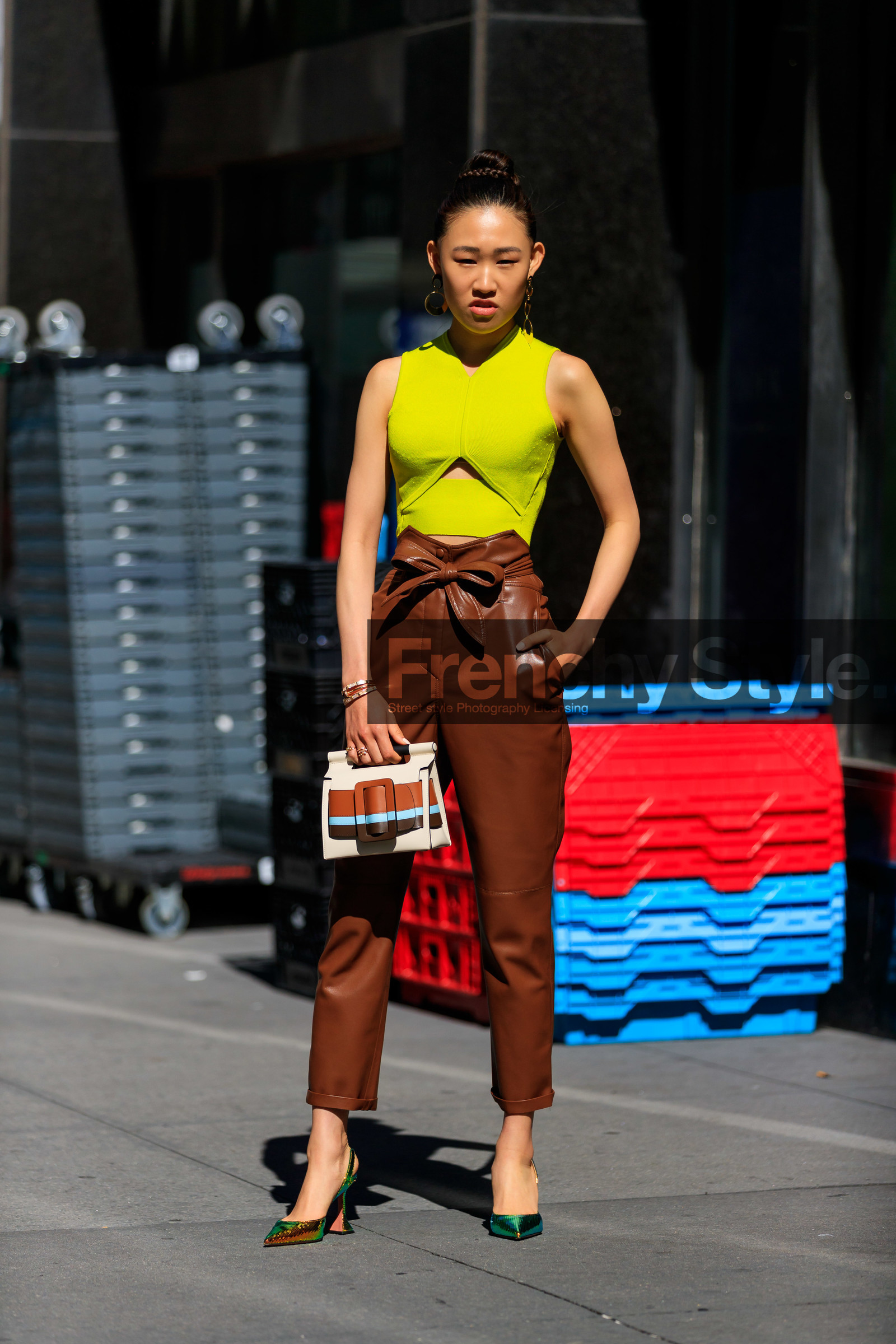 boyy, brown bag, brown pants, earrings, graphic bag, green shoes, high heels, high waist, jaime xie, leather bag, leather pants, leather shoes, printed bag, shiny shoes, trousers, white bag, yellow knit, fashion week, frenchystyle, FW, jonathan paciullo, street style, NEW YORK, NYFW, SPRING SUMMER 2020, SS 20, vertical, full length