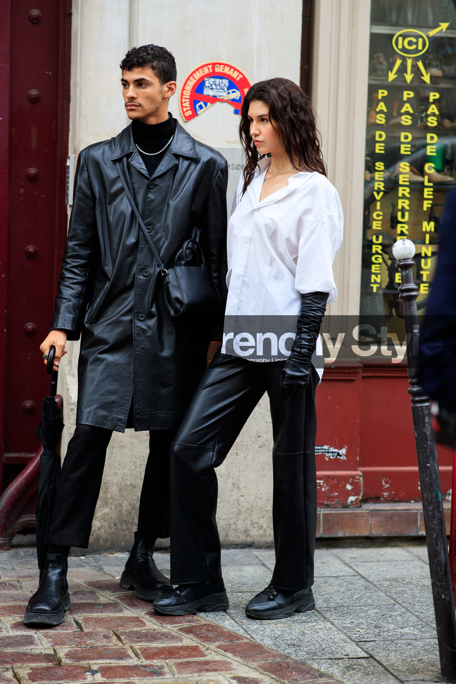 black leather pants, black leather gloves, black leather boots, black leather jacket, black pants, black pullover, turtleneck pullover, white shirt, short sleeves shirt, black leather sneakers, fashion week, frenchystyle, FW, jonathan paciullo, street style, PFW, PARIS, SPRING SUMMER 2021, SS 21, vertical, full length