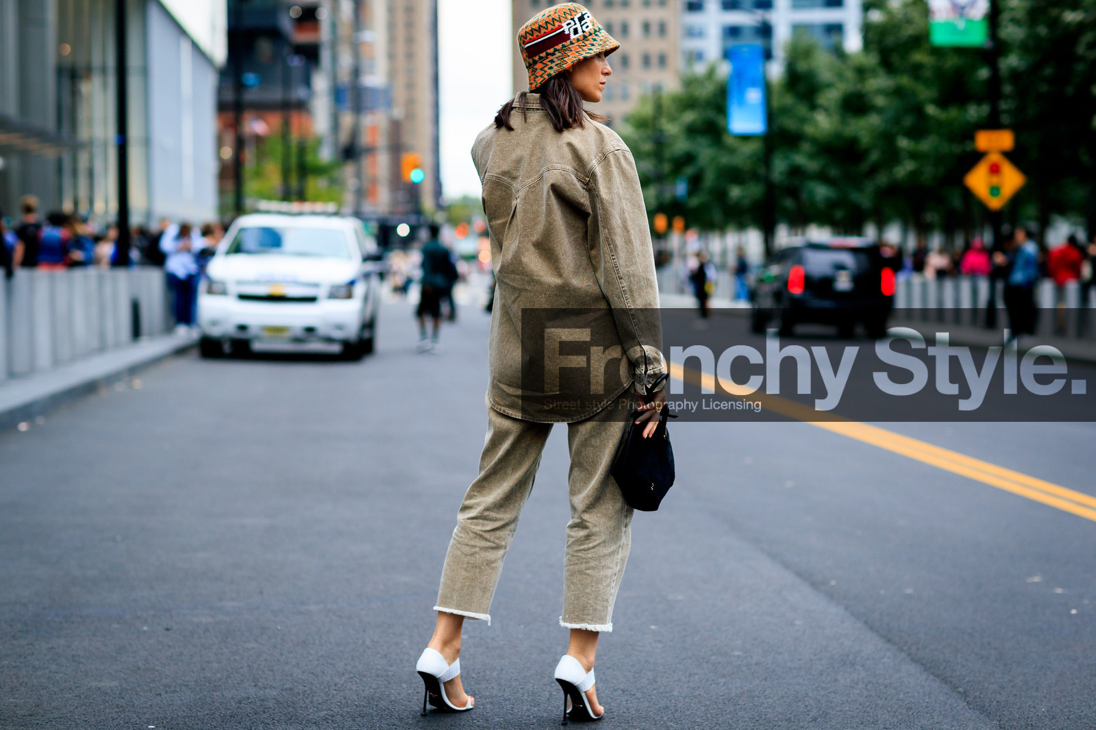 black bag, brown denim, deborah reyner sebag, denim pants, denim shirt, high heels, jeans, leather bag, leather shoes, prada, trousers, white shoes, yellow hat, street style, jonathan paciullo, FW, frenchystyle, fashion week, NYFW, NEW YORK, SPRING SUMMER 2019, SS 19, atmosphere details, horizontal, full length