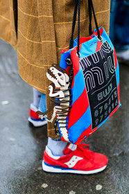atmosphere details, AUTUMN WINTER 2017-2018, AW 17-18, blue bag, brown coat, checked coat, detail, FALL WINTER 2017-2018, fashion week, frenchystyle, FW, FW 17-18, graphic bag, graphic coat, jonathan paciullo, leather shoes, miu miu, PARIS, PFW, plaid, prada, printed coat, red bag, red sneakers, reebok, street style, striped bag, trousers, vertical