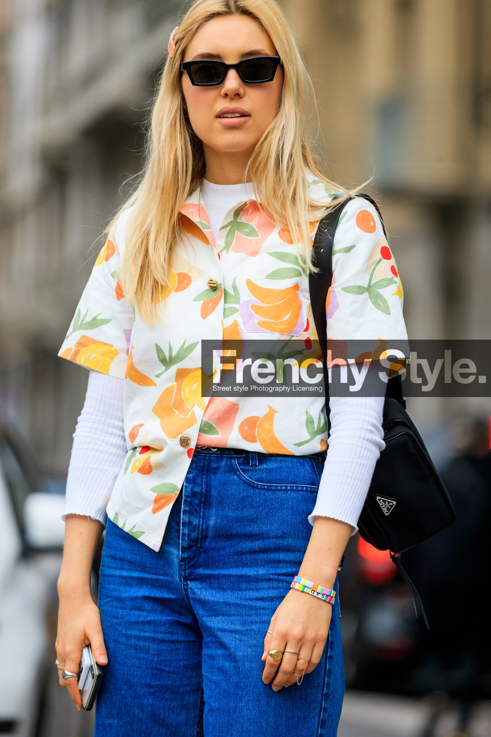 black bag, blue denim, bracelet, denim pants, jeans, leather bag, prada, printed shirt, sunglasses, trousers, white shirt, MILAN, MFW, fashion week, frenchystyle, FW, jonathan paciullo, street style, AUTUMN WINTER 2019-2020, AW 19-20, FALL WINTER 2019-2020, FW 19-20, vertical, atmosphere details, detail
