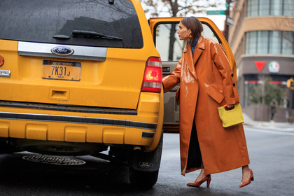 brown shoes, high heels, leather bag, leather coat, leather shoes, orange coat, yellow bag, street style, jonathan paciullo, FW, frenchystyle, fashion week, NYFW, NEW YORK, AUTUMN WINTER 2018-2019, AW 18-19, FALL WINTER 2018-2019, FW 18-19, atmosphere details, horizontal, full length, chloe loulou de saison