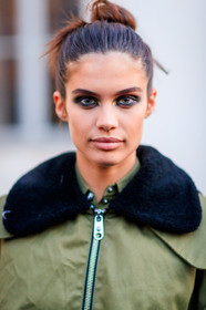 AUTUMN WINTER 2017-2018, AW 17-18, black fur, bun, detail, eyeliner, eyeshadow, FALL WINTER 2017-2018, fashion week, frenchystyle, fur collar, FW, FW 17-18, green jacket, jonathan paciullo, MFW, MILAN, model, portrait, Sara Sampaio, street style, vertical