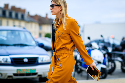 atmosphere details, AUTUMN WINTER 2017-2018, avery blanchard, AW 17-18, camille charriere, detail, FALL WINTER 2017-2018, fashion week, frenchystyle, FW, FW 17-18, horizontal, jonathan paciullo, orange jumpsuit, PARIS, PFW, street style, sunglasses
