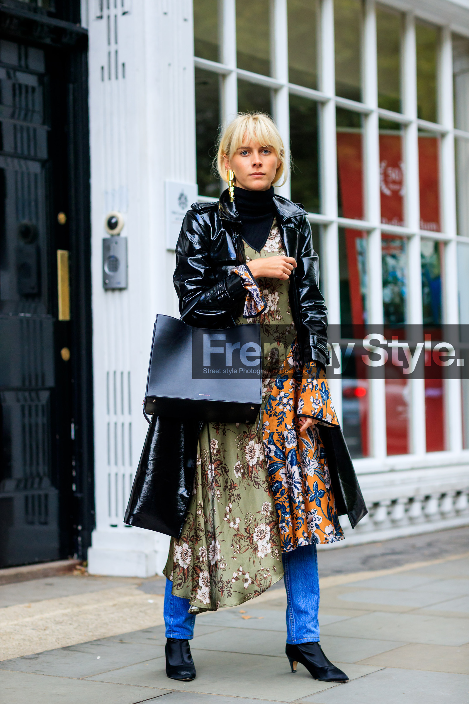 black bag, black coat, black jacket, black shoes, black turtleneck, blazer, blue denim, danse lente, denim pants, fashion week, floral, flowers, frenchystyle, full length, FW, graphic dress, green dress, high heels, jeans, jonathan paciullo, leather bag, leather coat, leather shoes, LFW, LONDON, printed dress, SPRING SUMMER 2018, SS 18, street style, trousers, vertical