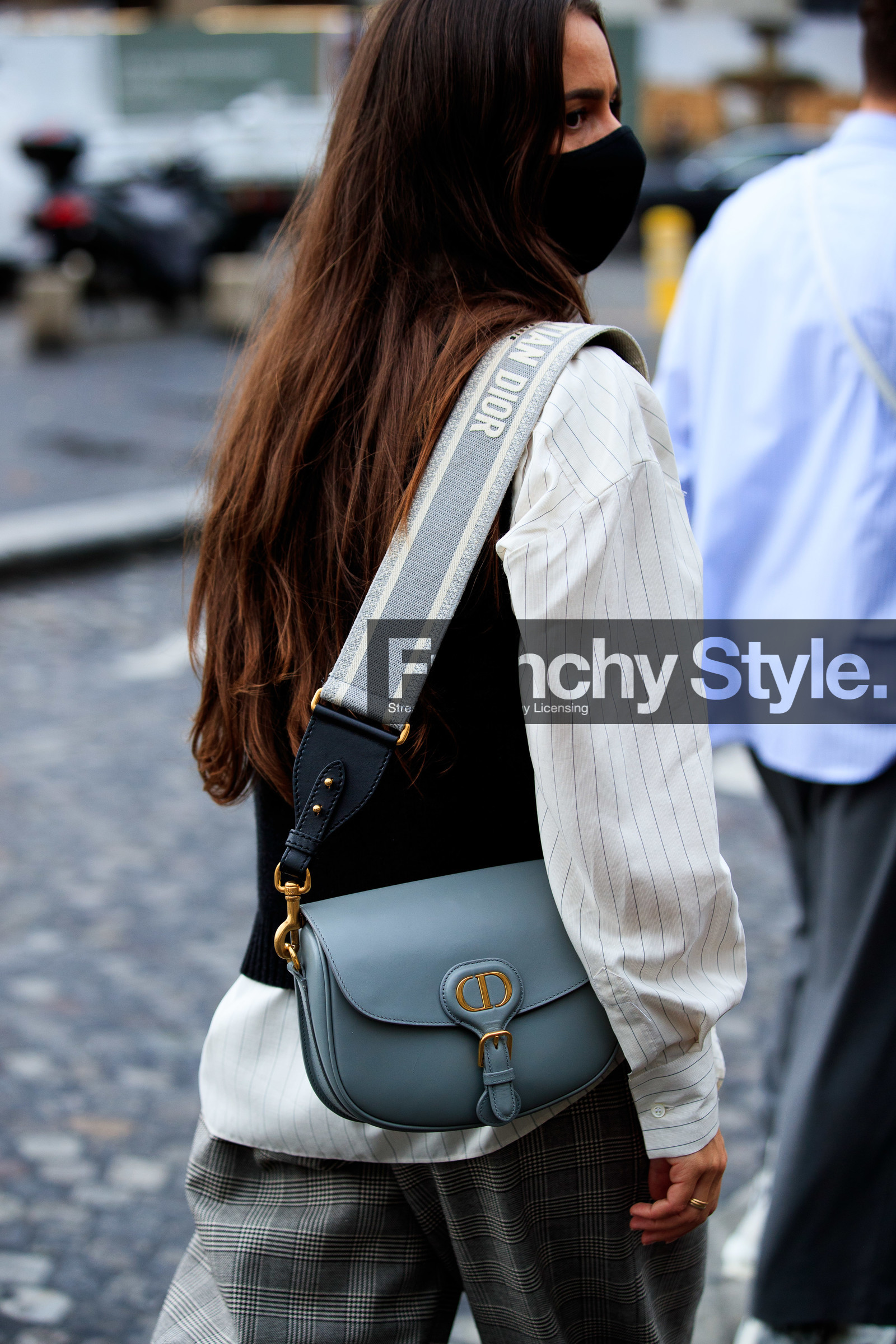 alice barbier, striped shirt, white shirt, dior bag, dior shirt, dior strap bag, dior total look, shoulder bag, logo strap bag, grey leather bag, bag detail, close up detail, covid face mask, fashion week, frenchystyle, FW, jonathan paciullo, street style, PFW, PARIS, SPRING SUMMER 2021, SS 21, vertical, atmosphere details, detail
