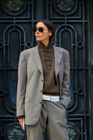 beige jacket, beige pants, beige suit, blazer, brown sweater, julie pelipas, sunglasses, trousers, PARIS, PFW, street style, jonathan paciullo, FW, frenchystyle, fashion week, AUTUMN WINTER 2019-2020, AW 19-20, FALL WINTER 2019-2020, FW 19-20, vertical, atmosphere details, detail