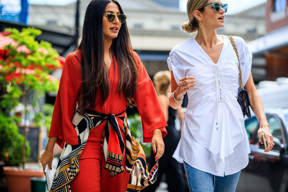 atmosphere details, black bag, blue denim, denim pants, detail, fashion week, frenchystyle, FW, horizontal, jeans, jonathan paciullo, leather bag, multicolor shirt, nausheen shah, NEW YORK, NYFW, printed shirt, red jumpsuit, SPRING SUMMER 2018, SS 18, street style, sunglasses, tied up shirt, trousers, white shirt