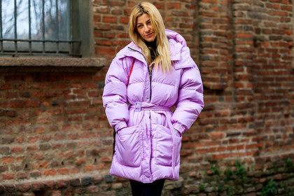 ada kokosar, black pants, down jacket, pink jacket, trousers, MILAN, MFW, fashion week, frenchystyle, FW, jonathan paciullo, street style, AUTUMN WINTER 2019-2020, AW 19-20, FALL WINTER 2019-2020, FW 19-20, atmosphere details, detail, horizontal