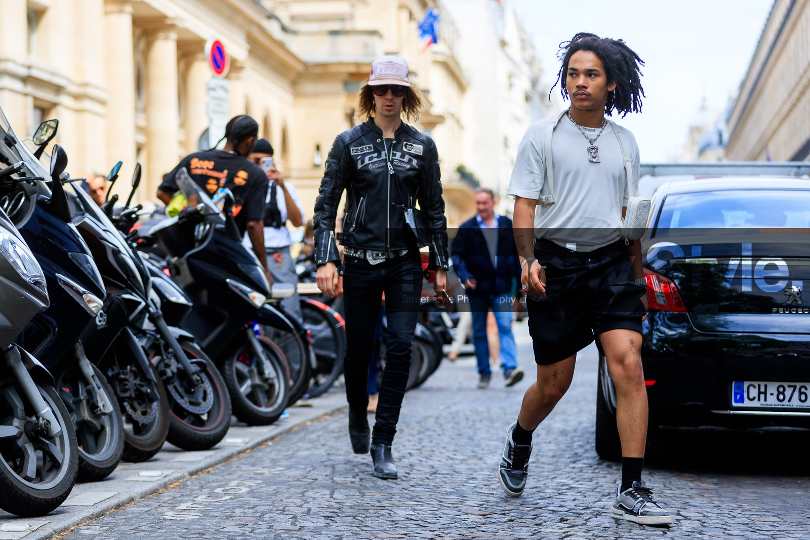 street style, jonathan paciullo, FW, frenchystyle, fashion week, PFW, PARIS, SPRING SUMMER 2019, SS 19, luka sabbat, horizontal, atmosphere details, full length