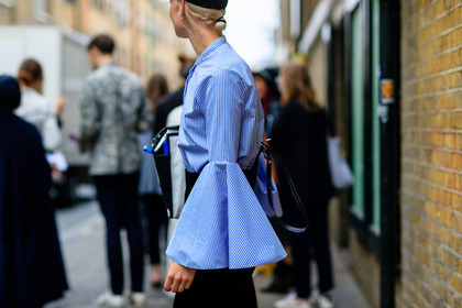 atmosphere details, balenciaga, black bag, black cap, black pants, blue shirt, detail, fashion week, frenchystyle, FW, graphic bag, horizontal, jonathan paciullo, leather bag, LFW, lisa anne stuyfzand, LONDON, printed bag, SPRING SUMMER 2017, SS 17, street style, striped bag, striped shirt, trousers, velvet, woman