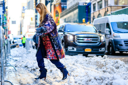 atmosphere details, AUTUMN WINTER 2017-2018, AW 17-18, black boots, blue denim, denim pants, embroidered coat, FALL WINTER 2017-2018, fashion week, frenchystyle, full length, FW, FW 17-18, high heels, horizontal, jeans, jennifer neyt, jonathan paciullo, leather boots, multicolor jacket, NEW YORK, NYFW, street style, trousers
