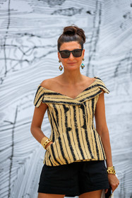 half soulder top, striped top, beige top, black top, sleeveless top, black shorts, mini shorts, dangling earrings, strassed earrings, diamond earrings, dior top, golden bracelet, big chain bracelet, big bracelet, big bangle, giovanna battaglia, fashion week, frenchystyle, FW, jonathan paciullo, street style, PFW, PARIS, AUTUMN WINTER 2021-2022, FALL WINTER 2021-2022, FW 21-22, vertical, atmosphere details, detail