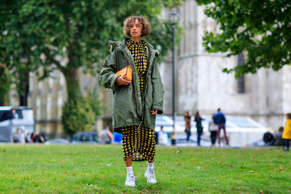 atmosphere details, checked dress, fashion week, frenchystyle, full length, FW, graphic dress, green jacket, horizontal, jonathan paciullo, leather bag, LFW, LONDON, plaid, printed dress, SPRING SUMMER 2018, SS 18, street style, white sneakers, white socks, yellow bag, yellow dress