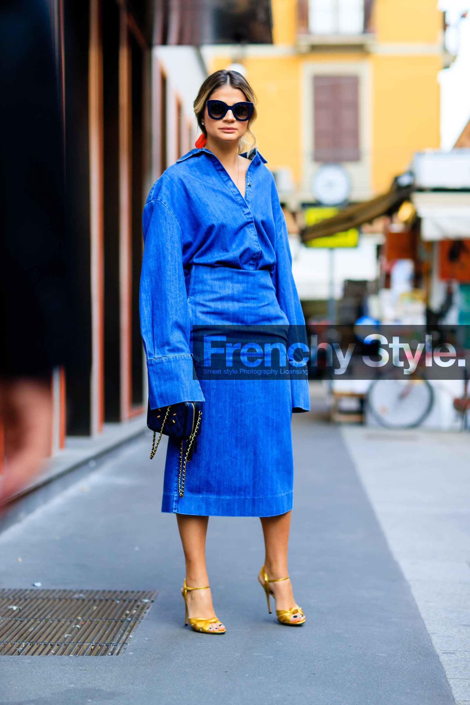black bag, blue denim, denim shirt, denim skirt, fashion week, frenchystyle, full length, FW, high heels, jonathan paciullo, leather bag, leather shoes, MFW, MILAN, SPRING SUMMER 2017, SS 17, street style, sunglasses, thassia naves, vertical, yellow shoes