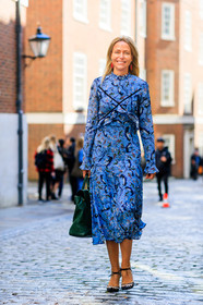black shoes, blue dress, fashion week, floral, flowers, frenchystyle, full length, FW, green bag, high heels, jonathan paciullo, leather bag, leather shoes, LFW, LONDON, printed dress, SPRING SUMMER 2018, SS 18, street style, vertical