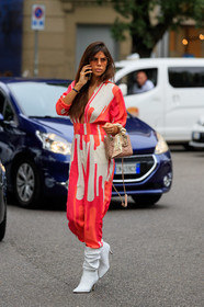 red jumpsuit, pink jumpsuit, low necked jumpsuit, white jumpsuit, long sleeves jumpsuit, printed jumpsuit, dior bag, mini bag, hand bag, pink leather bag, white leather boots, sharp end boots, high heels boots, metalic frame sunglasses, square shape glasses, smoked sunglasses, fashion week, frenchystyle, FW, jonathan paciullo, street style, MFW, MILAN, SPRING SUMMER 2020, SS 20