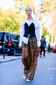 black top, bustier top, checked pants, dyed hair, fashion week, frenchystyle, full length, FW, graphic pants, green pants, grey hair, jonathan paciullo, leather shoes, PARIS, PFW, plaid, printed pants, SPRING SUMMER 2017, SS 17, street style, tartan, trousers, tucked in, vertical, white shirt, Zoë Hordies