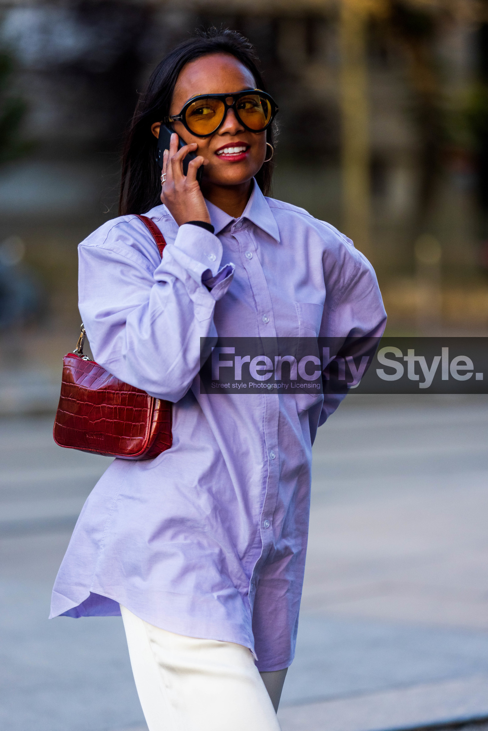 aviator sunglasses, bag, croco bag, leather bag, lila shirt, pants, pastel, red bag, shirt, sunglasses, white pants, street style, jonathan paciullo, FW, frenchystyle, fashion week, PFW, PARIS, SPRING SUMMER 2022, SS 22, vertical, atmosphere details