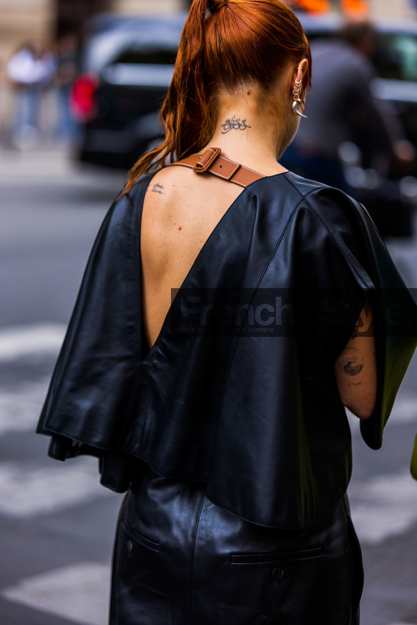 back, back detail, black pants, black top, Courtney Trop, leather pants, leather top, open back, pony tails, tattoo, street style, jonathan paciullo, FW, frenchystyle, fashion week, PFW, PARIS, SPRING SUMMER 2022, SS 22, vertical, atmosphere details