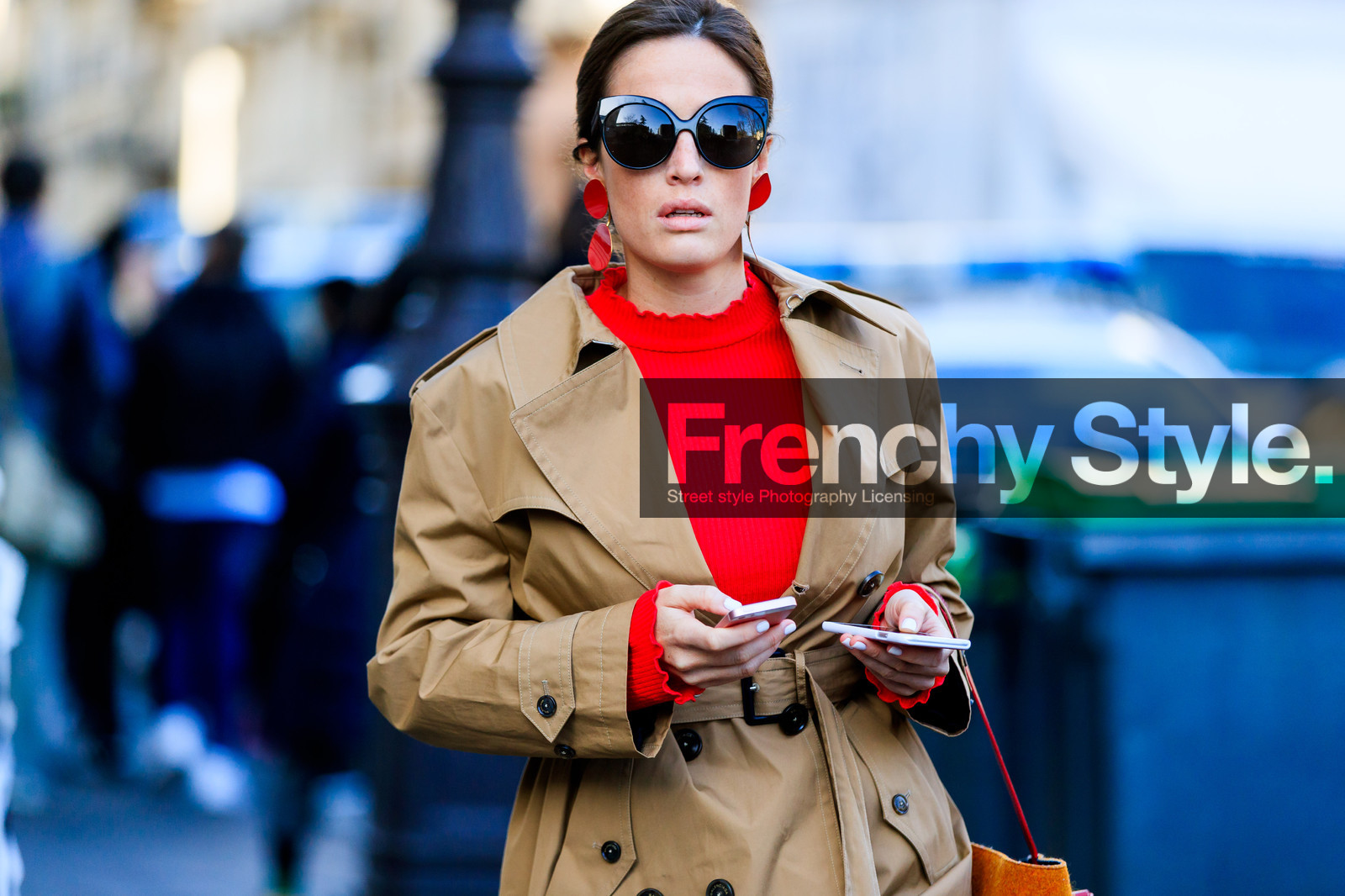 atmosphere details, AUTUMN WINTER 2017-2018, AW 17-18, beige coat, detail, earrings, FALL WINTER 2017-2018, fashion week, frenchystyle, FW, FW 17-18, horizontal, jonathan paciullo, PARIS, PFW, red sweater, street style, sunglasses, trench coat