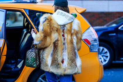 atmosphere details, AUTUMN WINTER 2016-2017, AW 16-17, back detail, black cap, brown bag, brown fur, detail, FALL WINTER 2016-2017, fashion week, frenchystyle, fur coat, fur jacket, FW, FW 16-17, gucci, hood, horizontal, jonathan paciullo, NEW YORK, NYFW, printed bag, street style, supreme, woman