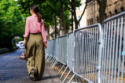 atmosphere details, back detail, fashion week, frenchystyle, full length, FW, graphic bag, graphic shirt, green pants, high waist, horizontal, jonathan paciullo, leather bag, MENSWEAR, PARIS, PFW, plaid, printed bag, printed shirt, red bag, red shirt, SPRING SUMMER 2018, SS 18, street style, striped shirt, tartan, trousers, wide pants