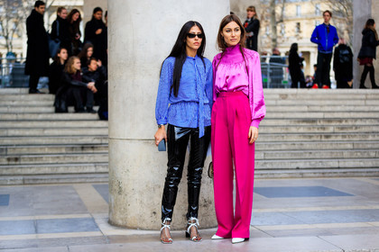 atmosphere details, AUTUMN WINTER 2017-2018, AW 17-18, black pants, blue shirt, chloe, FALL WINTER 2017-2018, fashion week, frenchystyle, full length, FW, FW 17-18, gilda ambrosio, giorgia tordini, high heels, horizontal, jonathan paciullo, leather bag, leather pants, leather shoes, PARIS, PFW, pink pants, pink shirt, street style, striped shirt, sunglasses, trousers, trousers: beige bag, white shoes