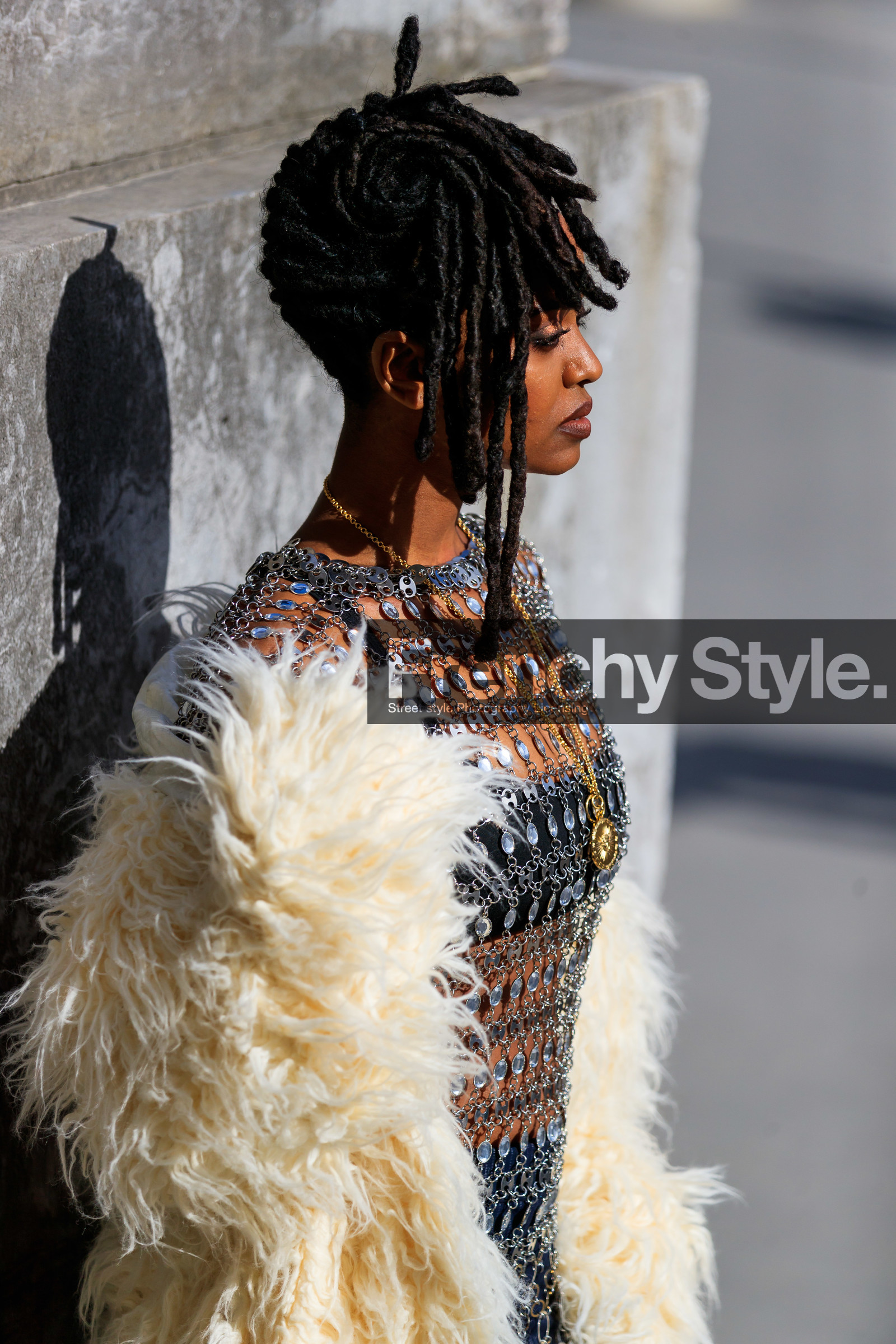 black bra, braids, fur jacket, graphic dress, metallic dress, necklace, off the shoulder, paco rabanne, printed dress, see through, shiny dress, silver dress, white fur, white jacket, PARIS, PFW, street style, jonathan paciullo, FW, frenchystyle, fashion week, AUTUMN WINTER 2019-2020, AW 19-20, FALL WINTER 2019-2020, FW 19-20, vertical, atmosphere details, detail