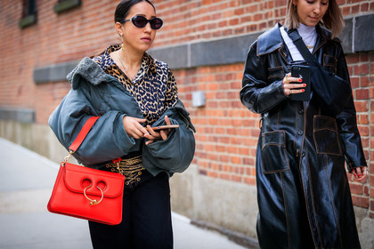 animal print, black bag, black coat, brown shirt, denim pants, fanny pack, graphic jacket, green jacket, jeans, jw anderson, leather bag, leather coat, leopard print, off the shoulder, printed jacket, printed shirt, red bag, rings, sunglasses, trench coat, trousers, white sweater, street style, jonathan paciullo, FW, frenchystyle, fashion week, NYFW, NEW YORK, AUTUMN WINTER 2018-2019, AW 18-19, FALL WINTER 2018-2019, FW 18-19, atmosphere details, horizontal, detail