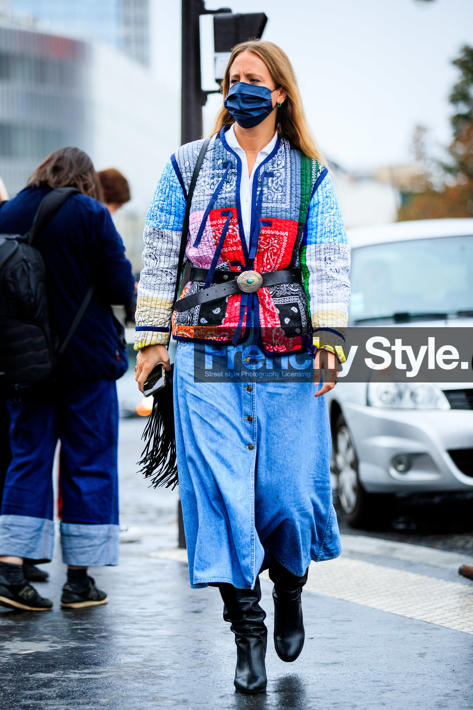 jennifer neyt, bandana printed jacket, multicolor jacket, red jacket, pink jacket, green jacket, blue jacket, belted jacket, black leather belt, cowboy belt, down jacket, denim, denim skirt, long skirt, black leather boots, high boots, covid face mask, fashion week, frenchystyle, FW, jonathan paciullo, street style, PFW, PARIS, SPRING SUMMER 2021, SS 21, vertical, full length