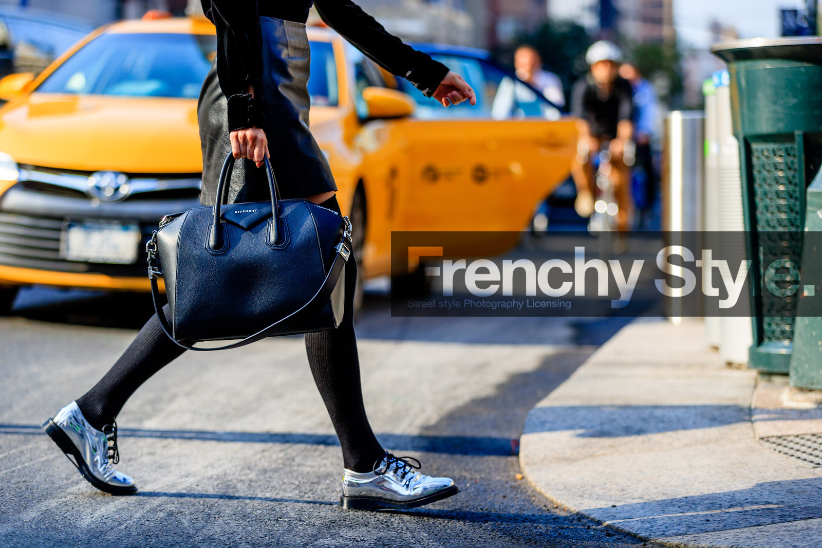 atmosphere details, black bag, black skirt, detail, fashion week, frenchystyle, FW, givenchy, high waist, horizontal, jonathan paciullo, leather bag, leather skirt, loafers, NEW YORK, NYFW, shiny shoes, silver shoes, SPRING SUMMER 2017, SS 17, street style, tights, velvet, woman