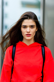 atmosphere details, black bag, detail, fashion week, frenchystyle, FW, hoodie, jonathan paciullo, leather backpack, LFW, LONDON, model, portrait, red sweater, SPRING SUMMER 2017, SS 17, street style, vertical, woman