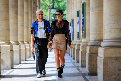 alice & j.s, atmosphere details, beige skirt, black bag, black boots, black bra, black pants, black sandals, black top, blue shirt, earrings, fashion week, frenchystyle, full length, FW, gosha rubchinskiy, high heels, horizontal, jonathan paciullo, lace, leather bag, leather shoes, louis vuitton, MENSWEAR, off white, PARIS, PFW, printed bag, printed shirt, see through, silk top, SPRING SUMMER 2018, SS 18, street style, sunglasses, trousers, white shirt