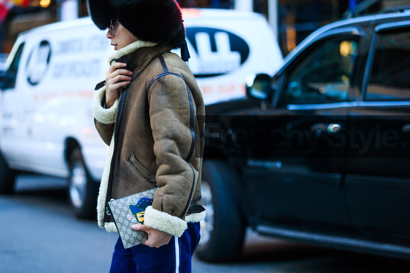 atmosphere details, AUTUMN WINTER 2016-2017, AW 16-17, beige jacket, black fur, black hat, brown jacket, chapka, detail, fashion week, frenchystyle, fur hat, FW, FW 16-17, gucci, horizontal, jonathan paciullo, leather jacket, man, NEW YORK, NYFW, printed clutch, sheal, shearling, street style